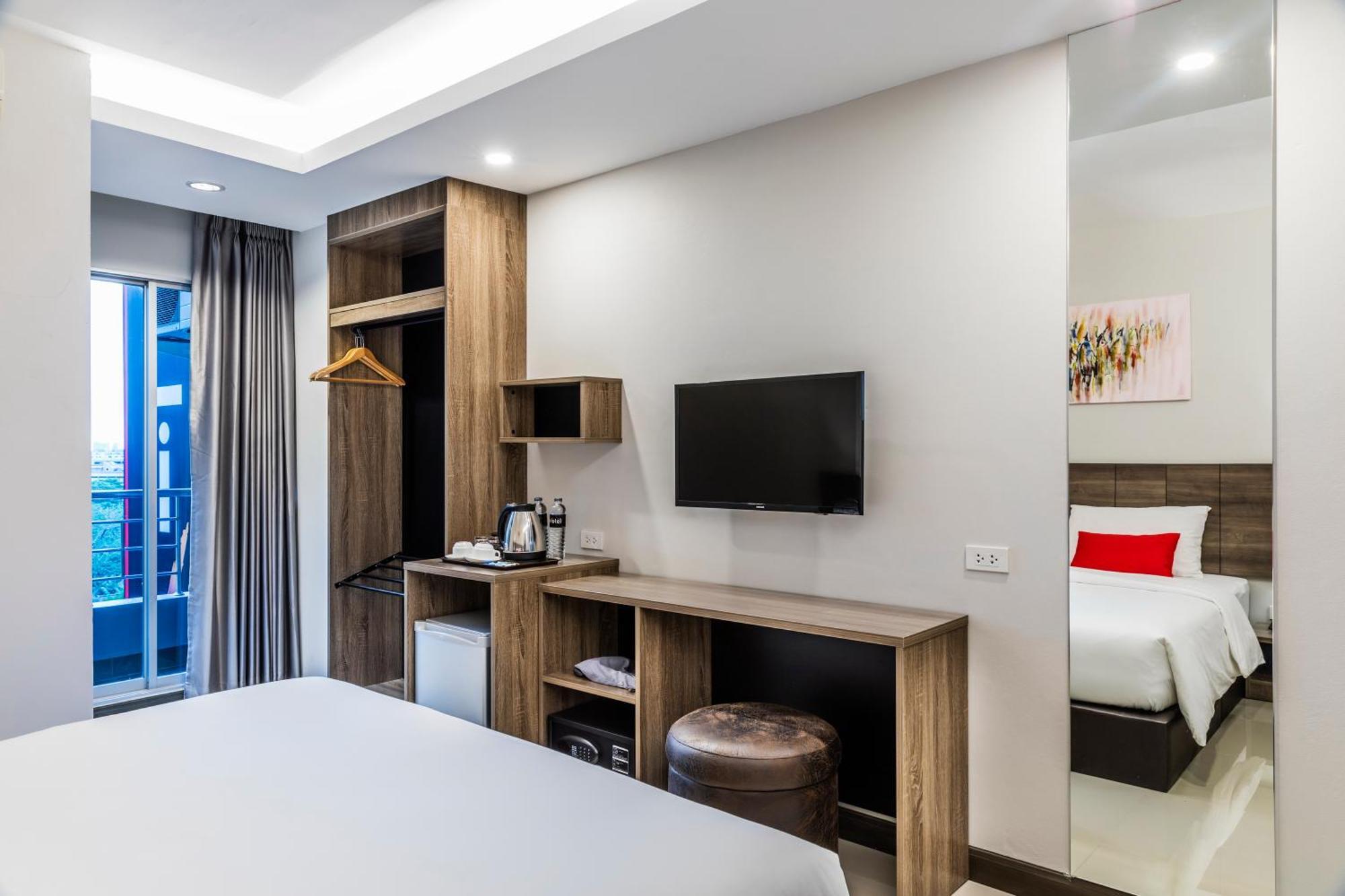 Livotel Hotel Hua Mak Бангкок Экстерьер фото