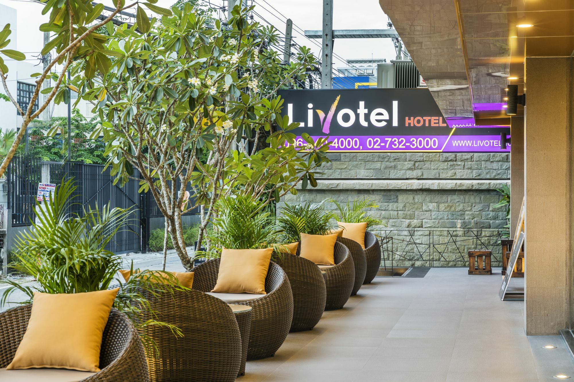 Livotel Hotel Hua Mak Бангкок Экстерьер фото