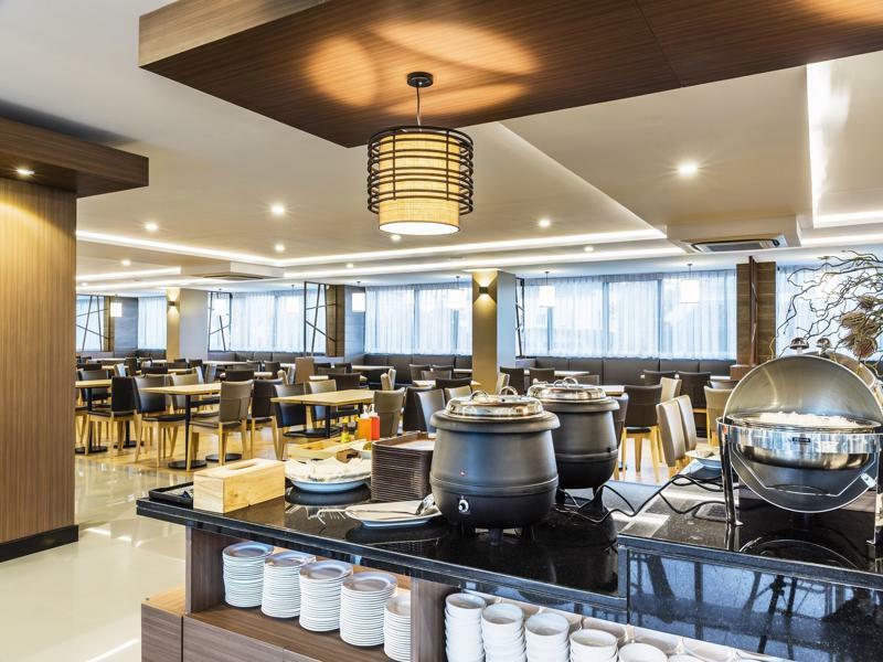 Livotel Hotel Hua Mak Бангкок Экстерьер фото