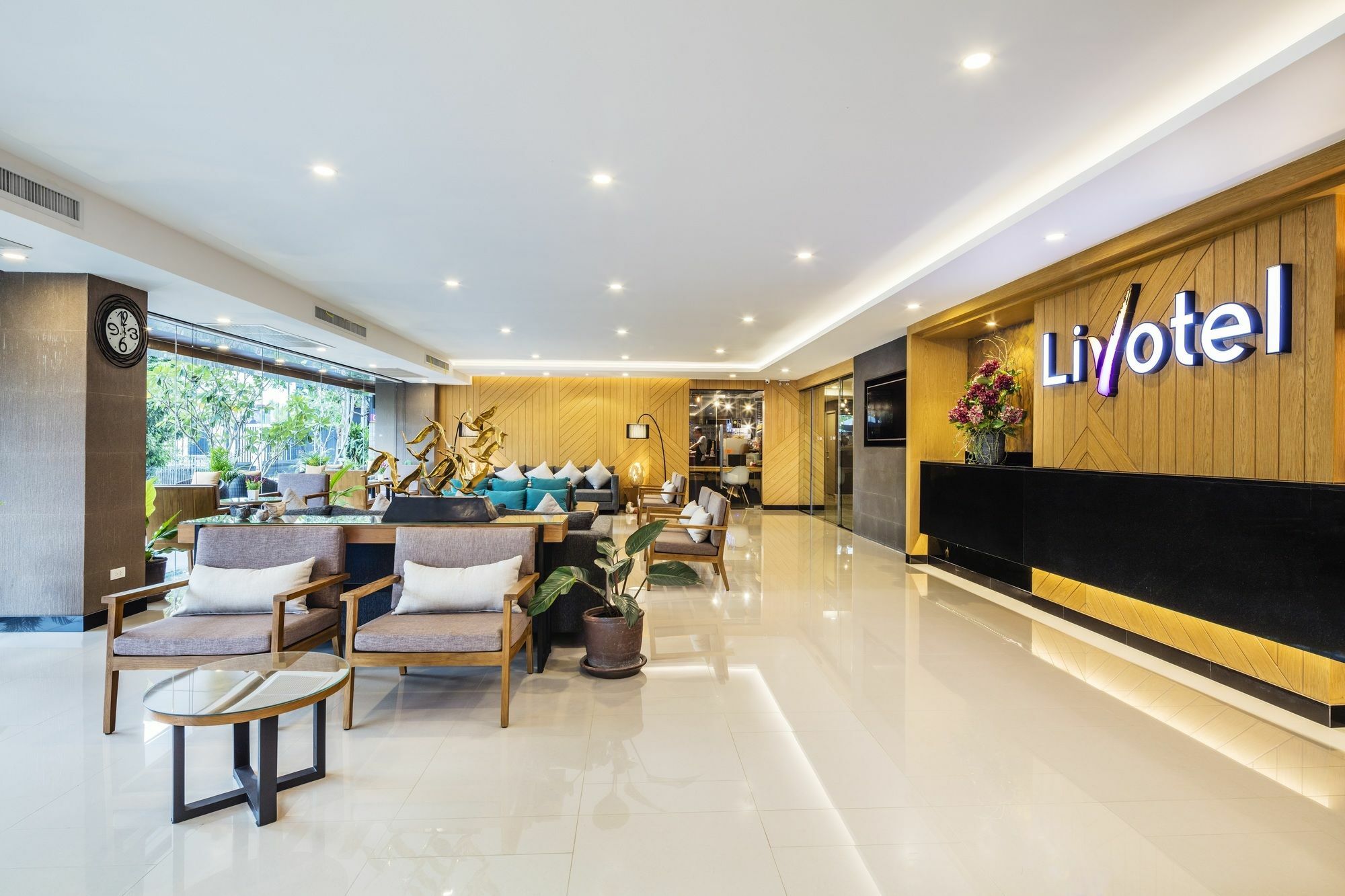 Livotel Hotel Hua Mak Бангкок Экстерьер фото