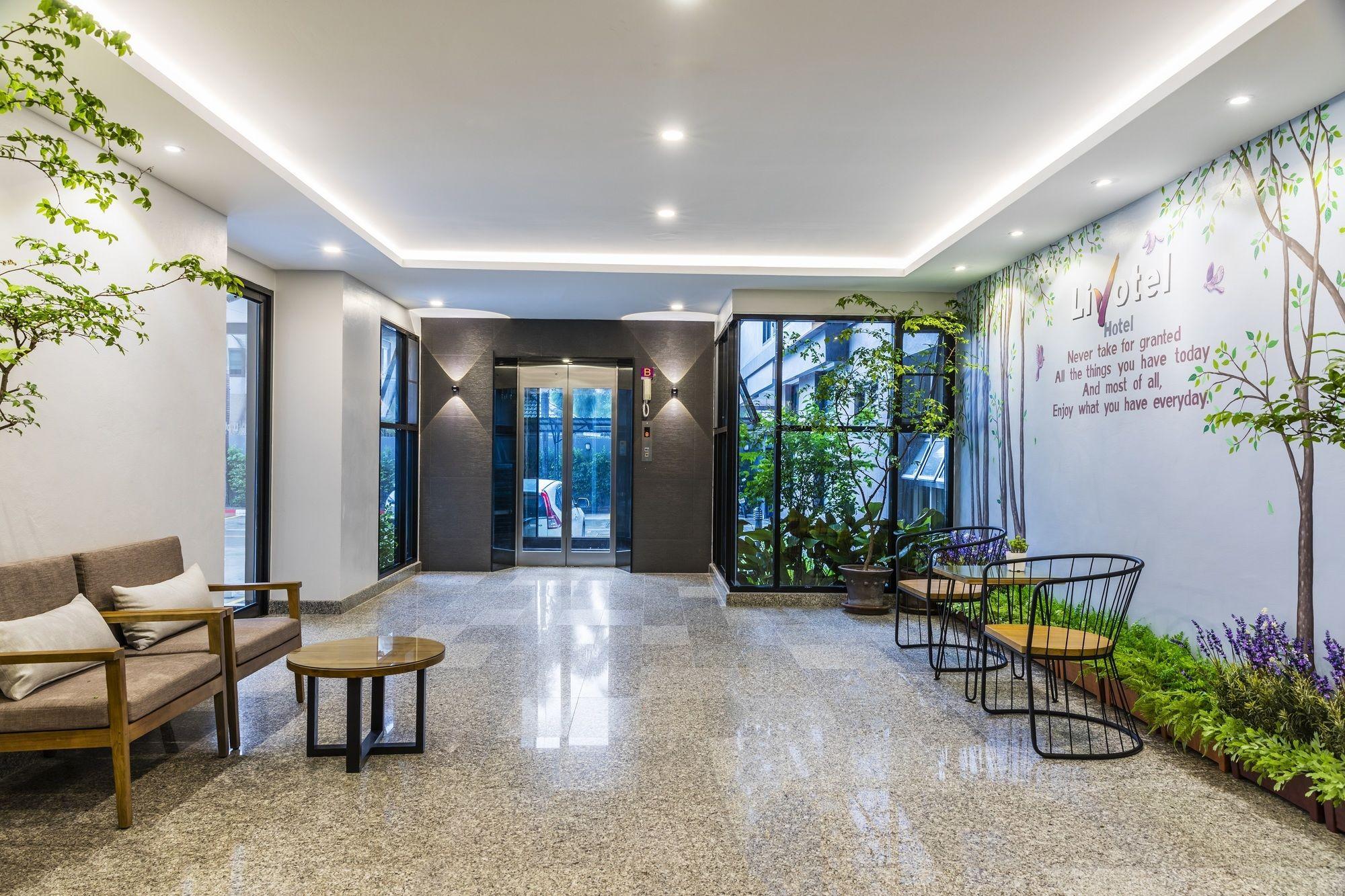 Livotel Hotel Hua Mak Бангкок Экстерьер фото