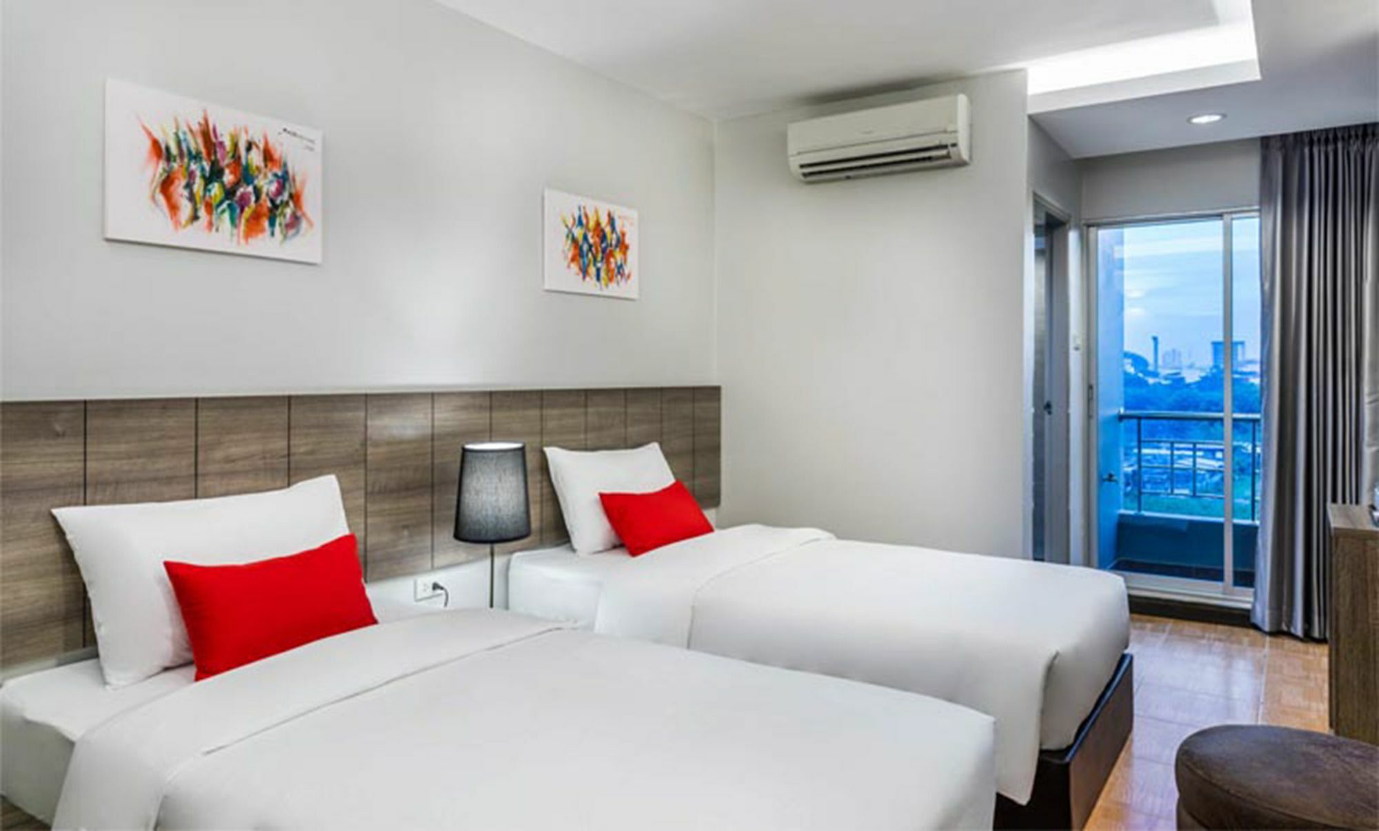 Livotel Hotel Hua Mak Бангкок Экстерьер фото