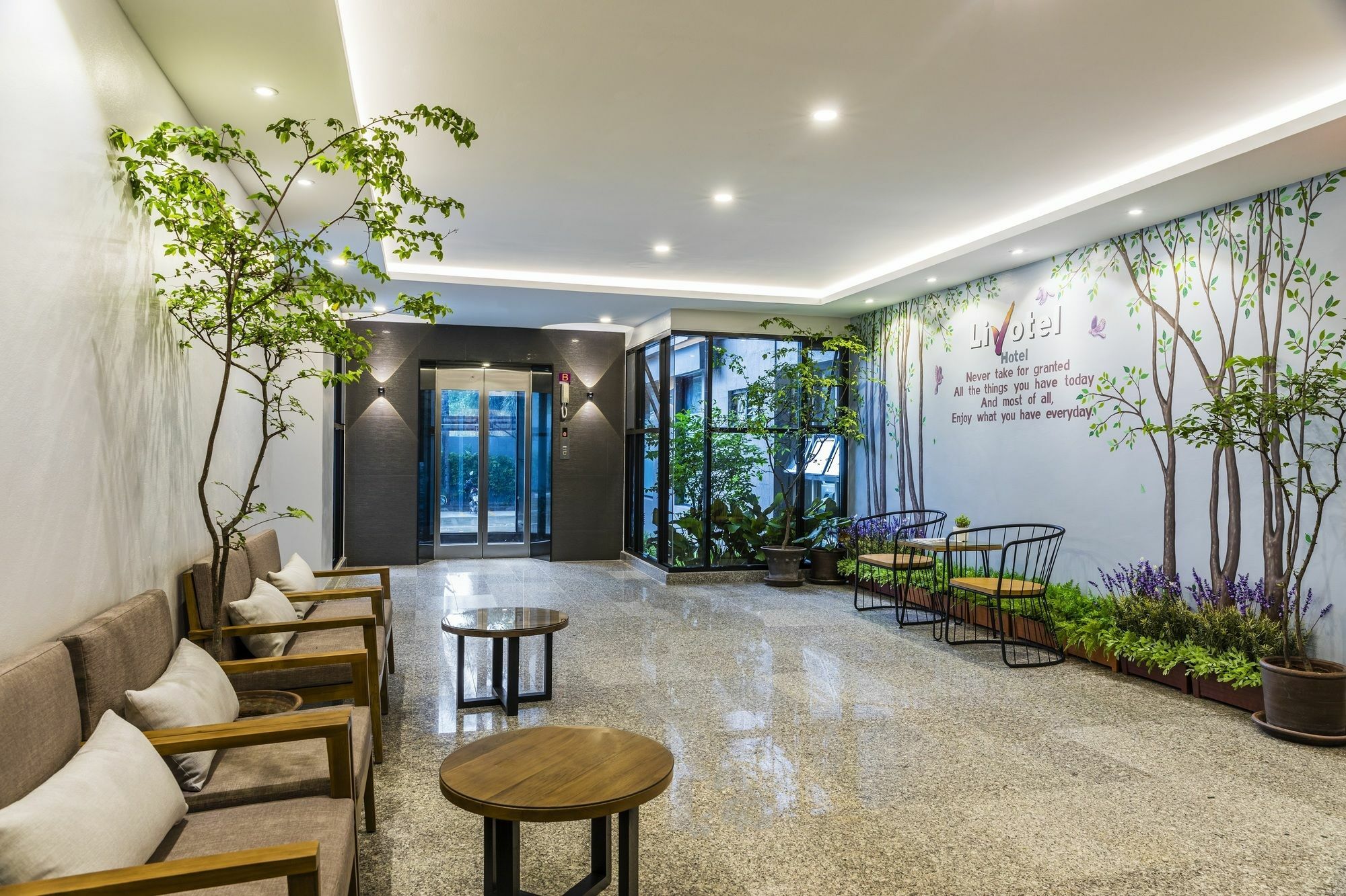 Livotel Hotel Hua Mak Бангкок Экстерьер фото