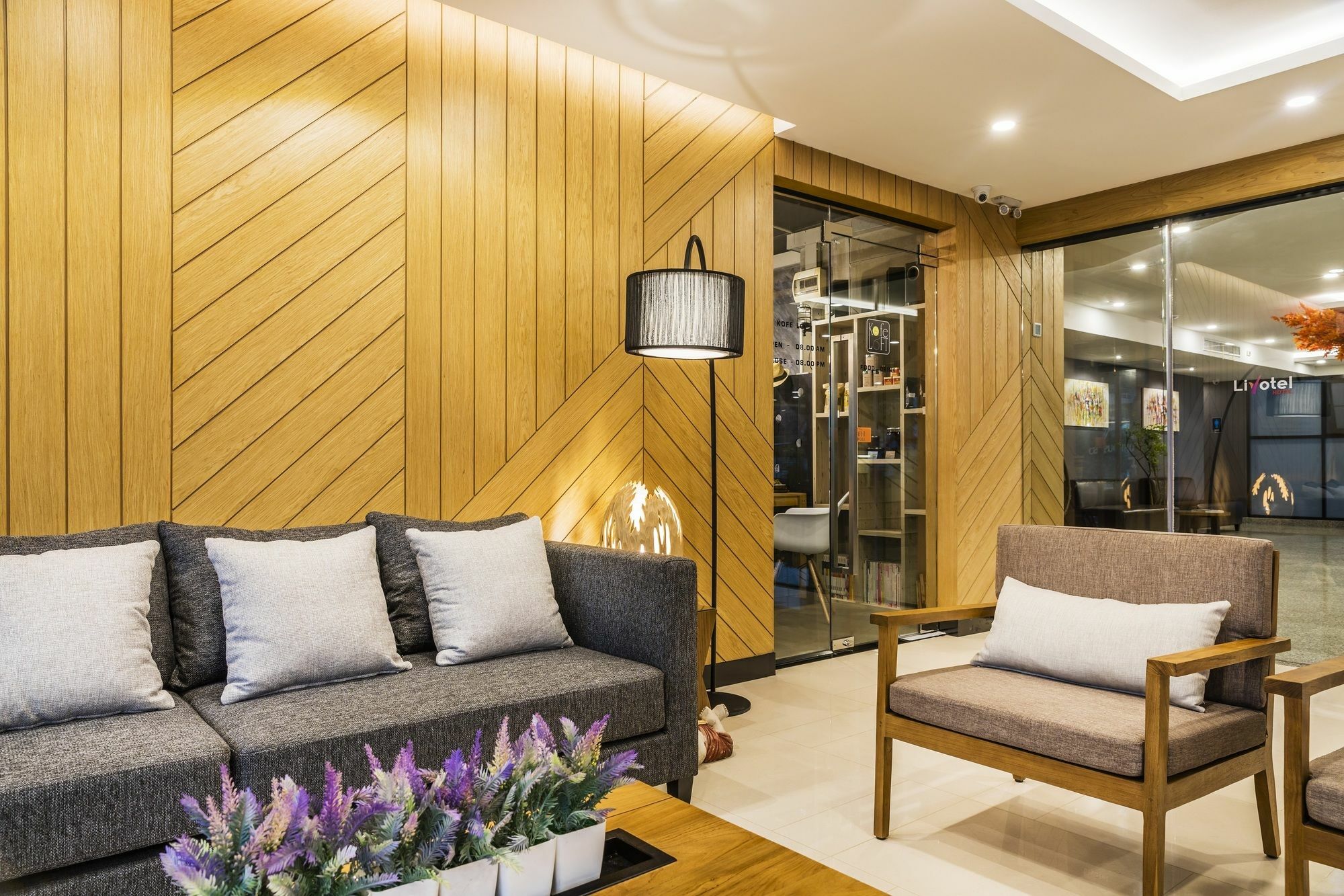 Livotel Hotel Hua Mak Бангкок Экстерьер фото